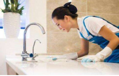 2019年中國(guó)家政服務(wù)行業(yè)競(jìng)爭(zhēng)格局與發(fā)展趨勢(shì)分析 